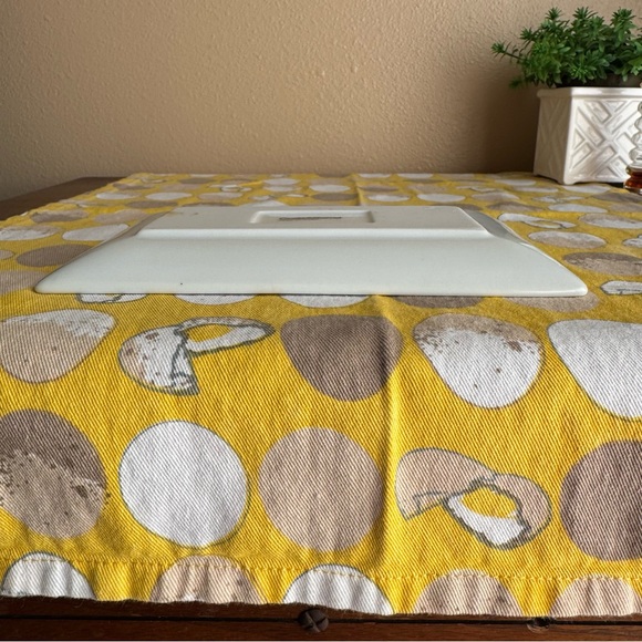 Crate & Barrel A Beer Please sampler plate - Picture 4 of 10